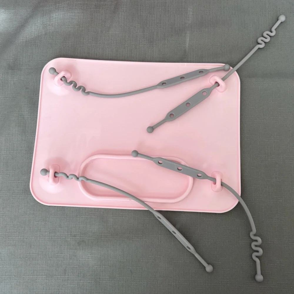 Silicone Suction Placemat Non-slip for baby/toddler 4 adjustable straps for toys